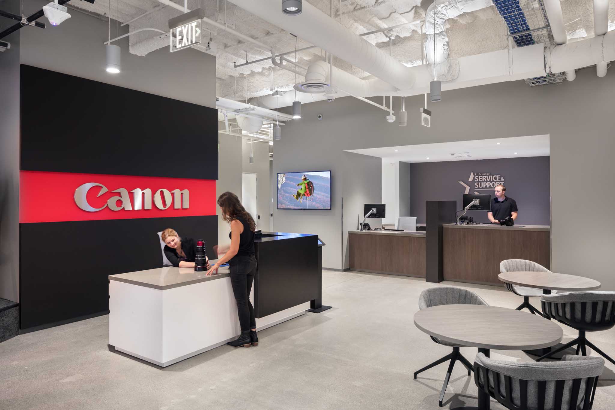 Canon сервисные центры canon support ru. Canon компания. Завод Canon. Canon штаб квартира. Компания канон.