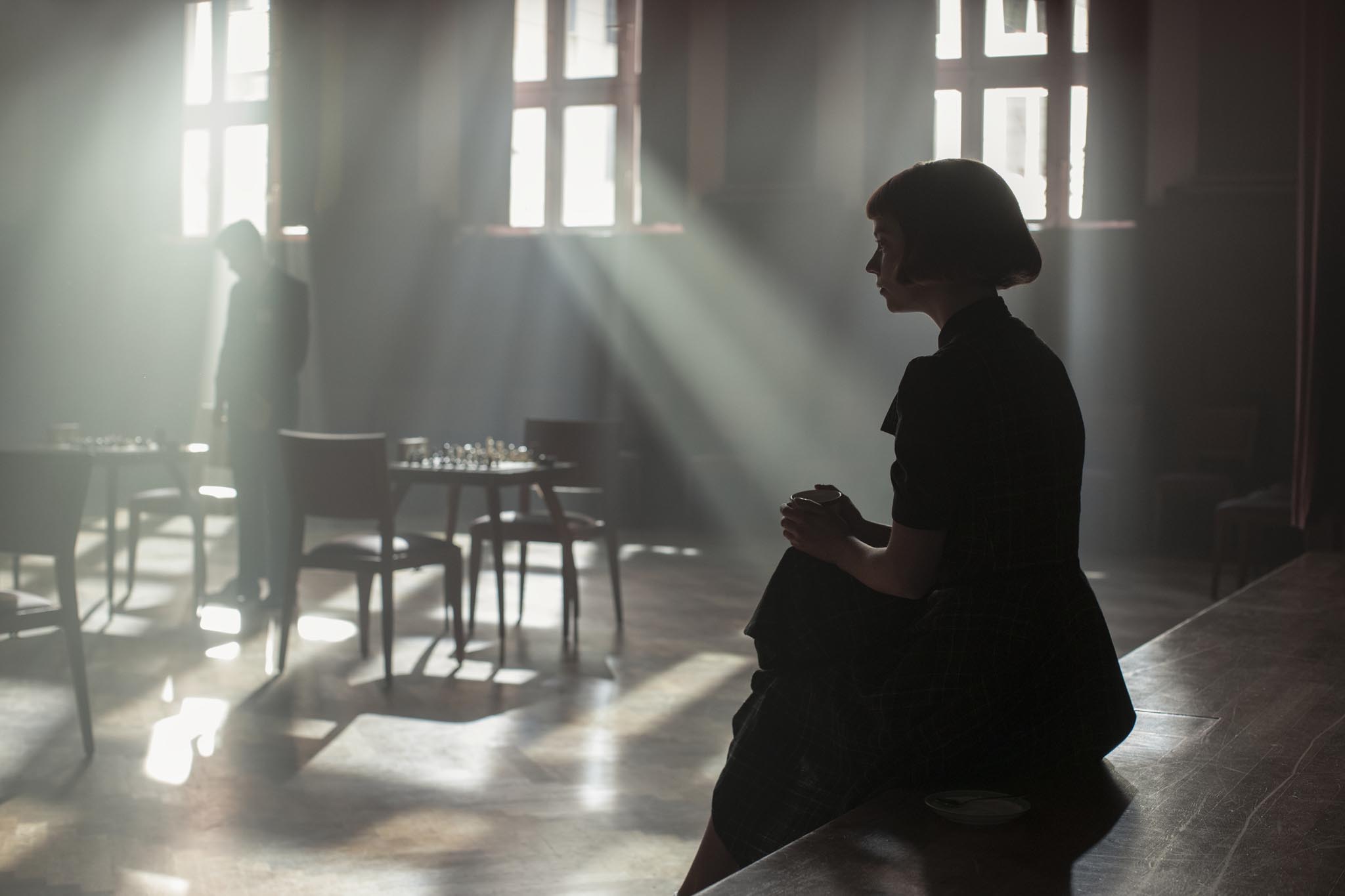 Why The Queen's Gambit Cinematography Looks So Good