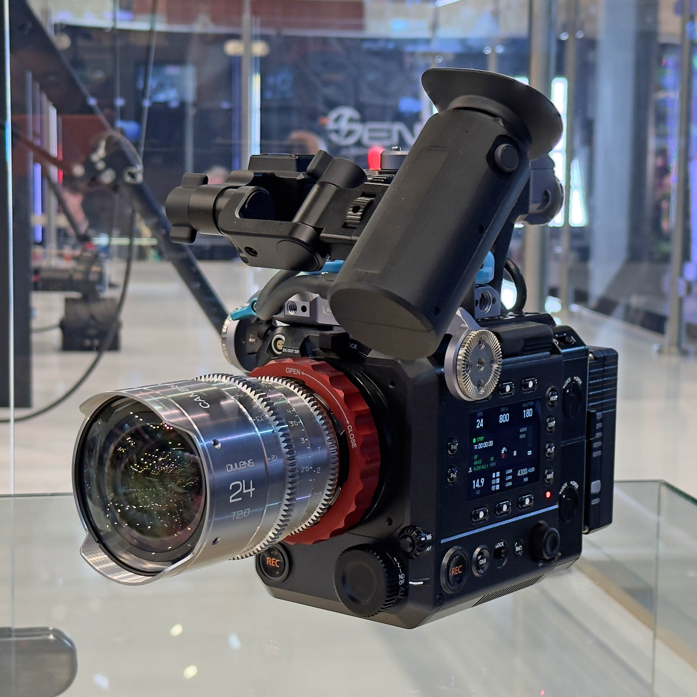 EVF on Fujifilm ETERNA 55 - Film and Digital TimesFilm and Digital